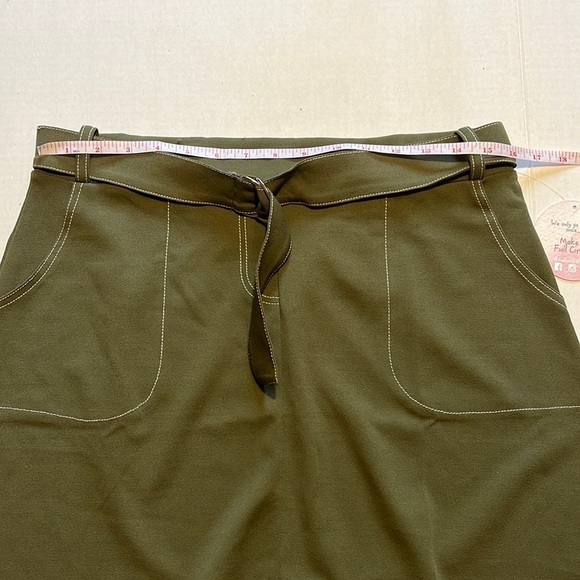 New with tags full circle trends size XL army green mini skirt with belt - Picture 6 of 7